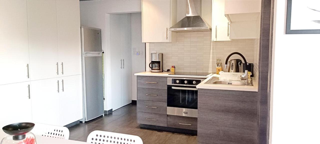 Dezo Luxury Town Apartment 라르나카 외부 사진