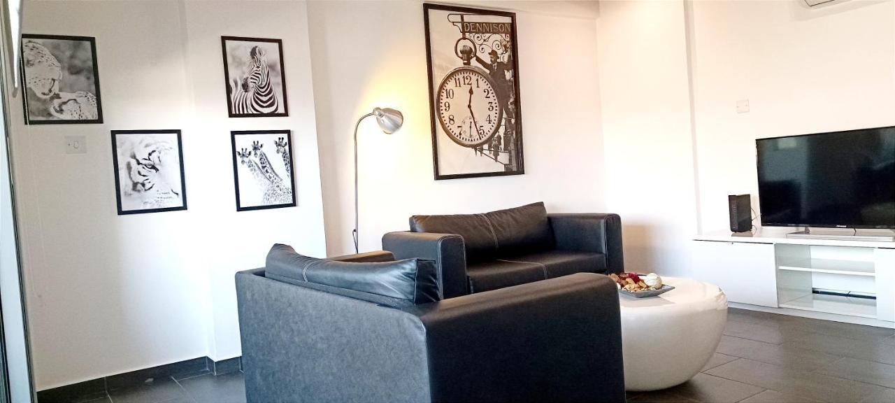 Dezo Luxury Town Apartment 라르나카 외부 사진