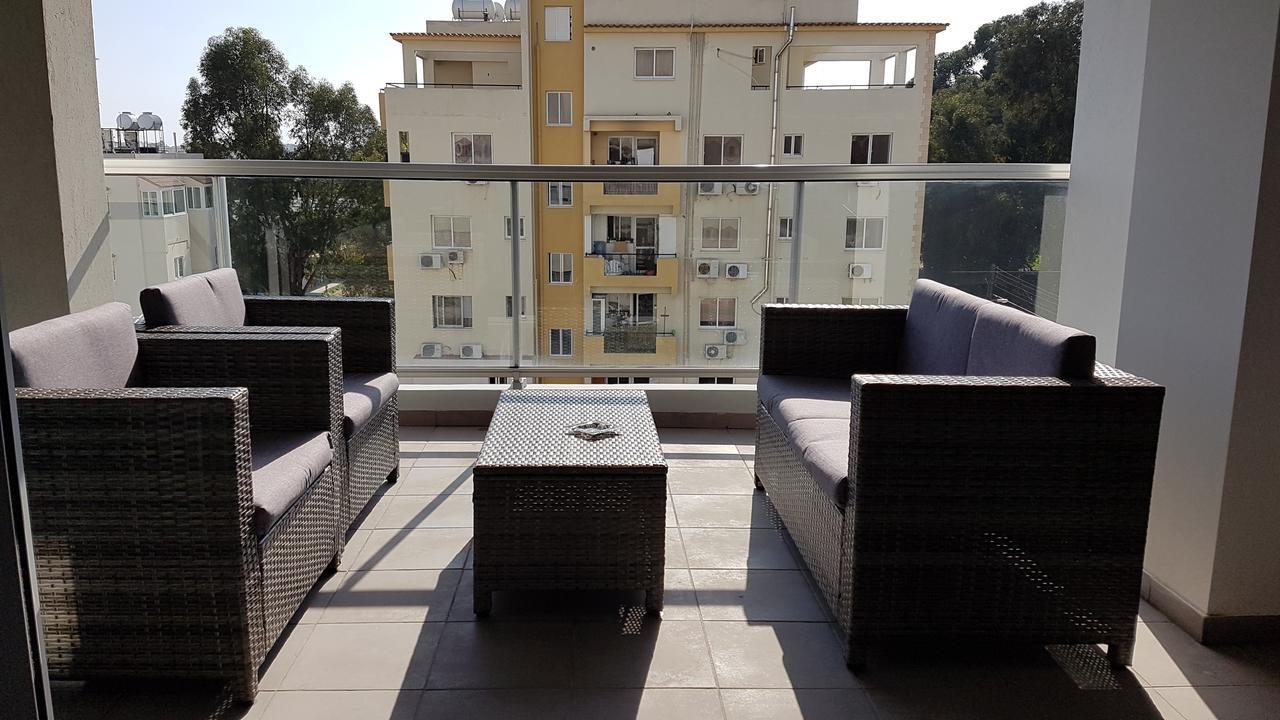 Dezo Luxury Town Apartment 라르나카 외부 사진