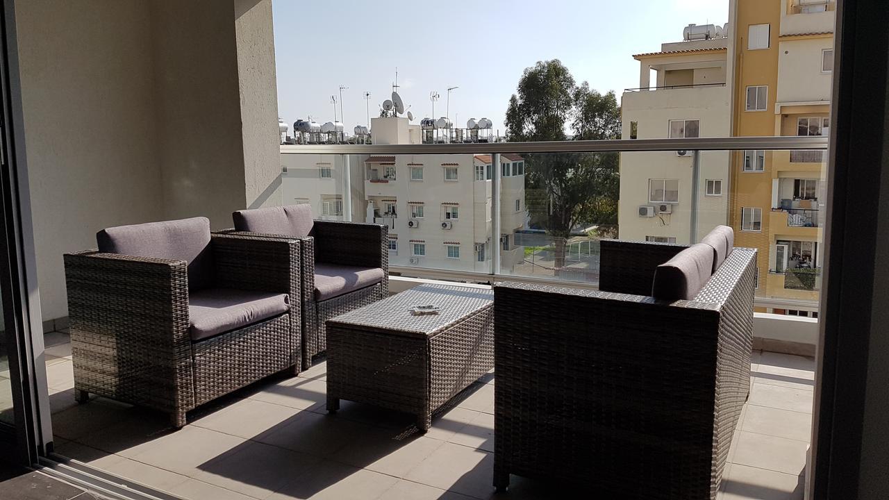 Dezo Luxury Town Apartment 라르나카 외부 사진