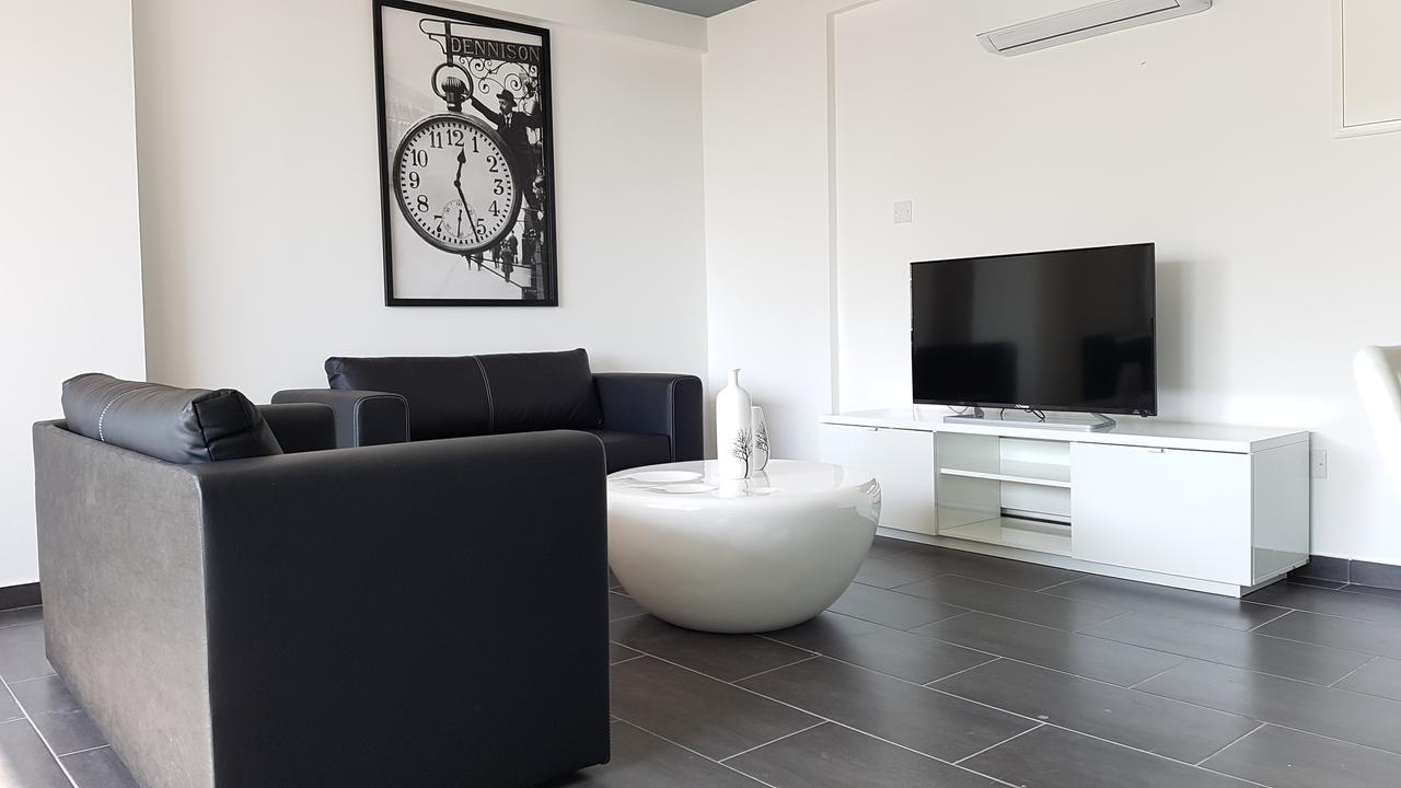 Dezo Luxury Town Apartment 라르나카 외부 사진