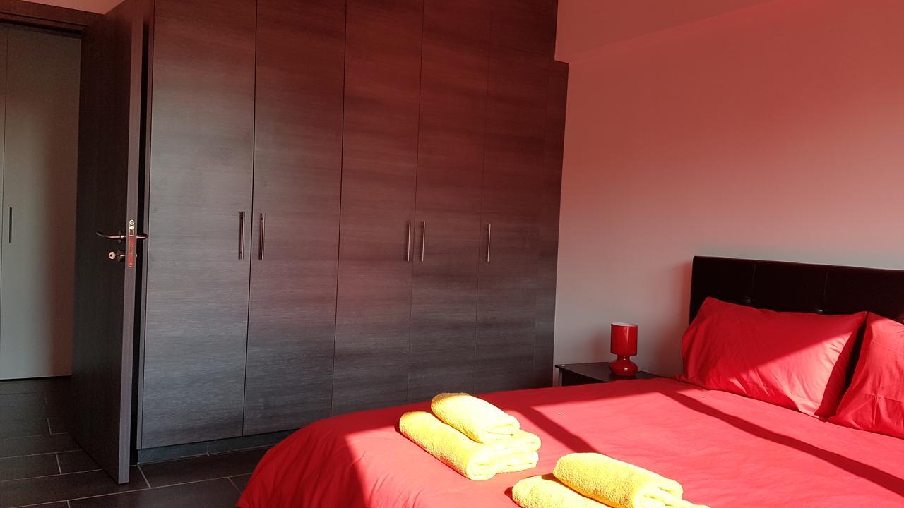 Dezo Luxury Town Apartment 라르나카 외부 사진
