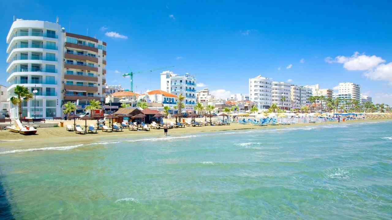 Dezo Luxury Town Apartment 라르나카 외부 사진